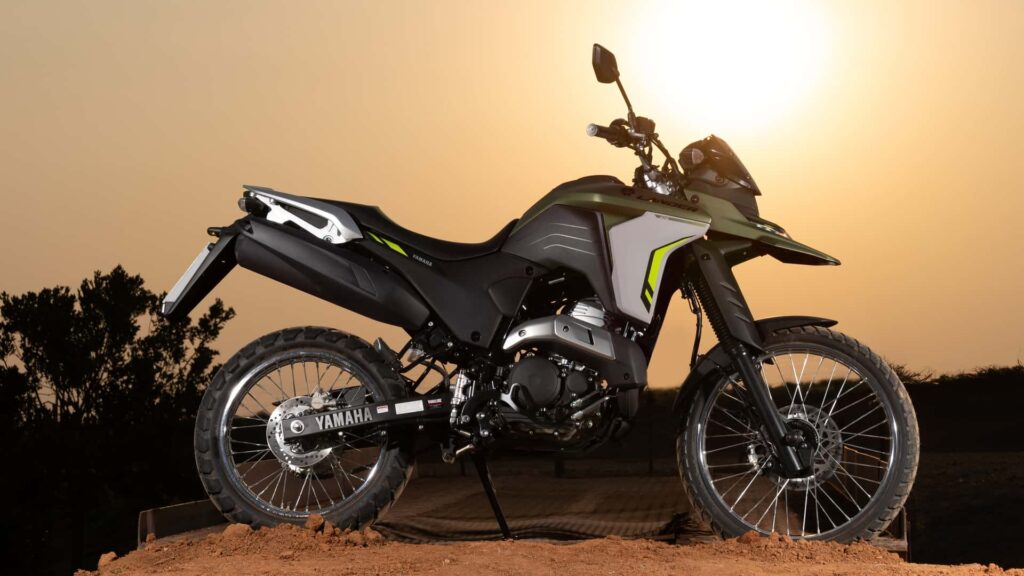 XTZ 250 Lander 2025