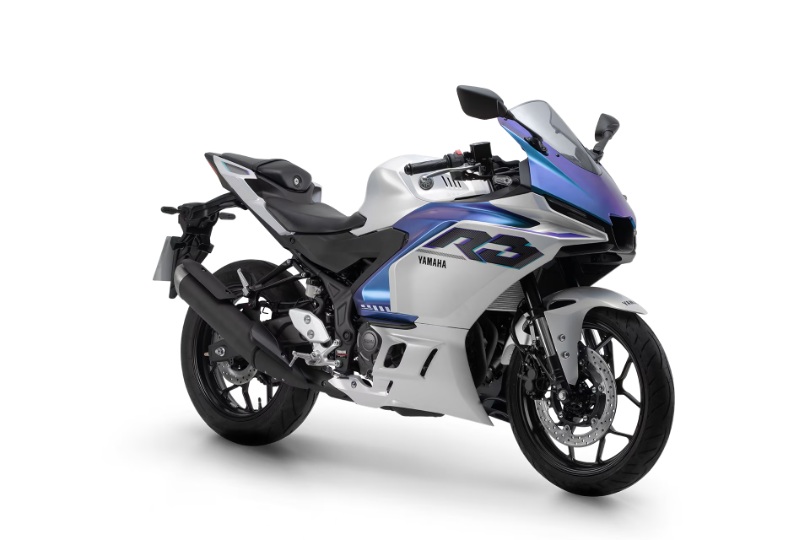 Yamaha R3 Connected 2025