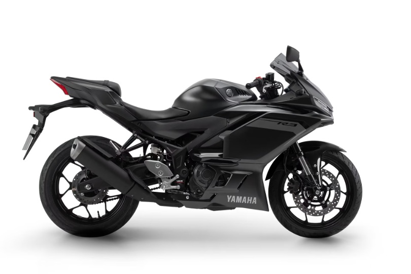Yamaha R3 Connected 2025