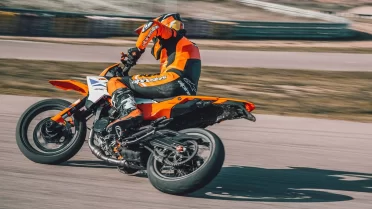 ktm 390 smc 2025