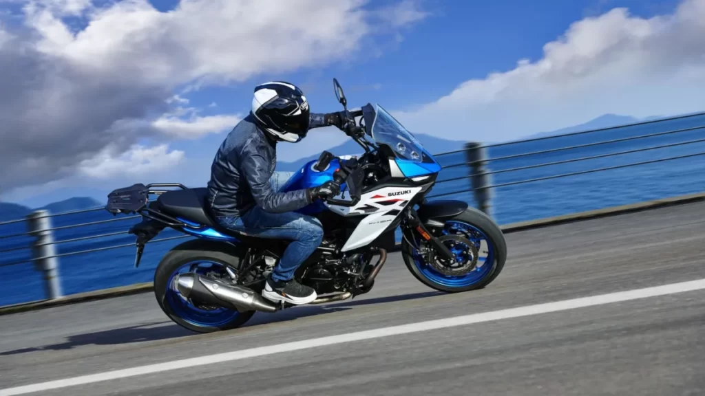 Suzuki revela a nova crossover SV-7GX no EICMA 2025