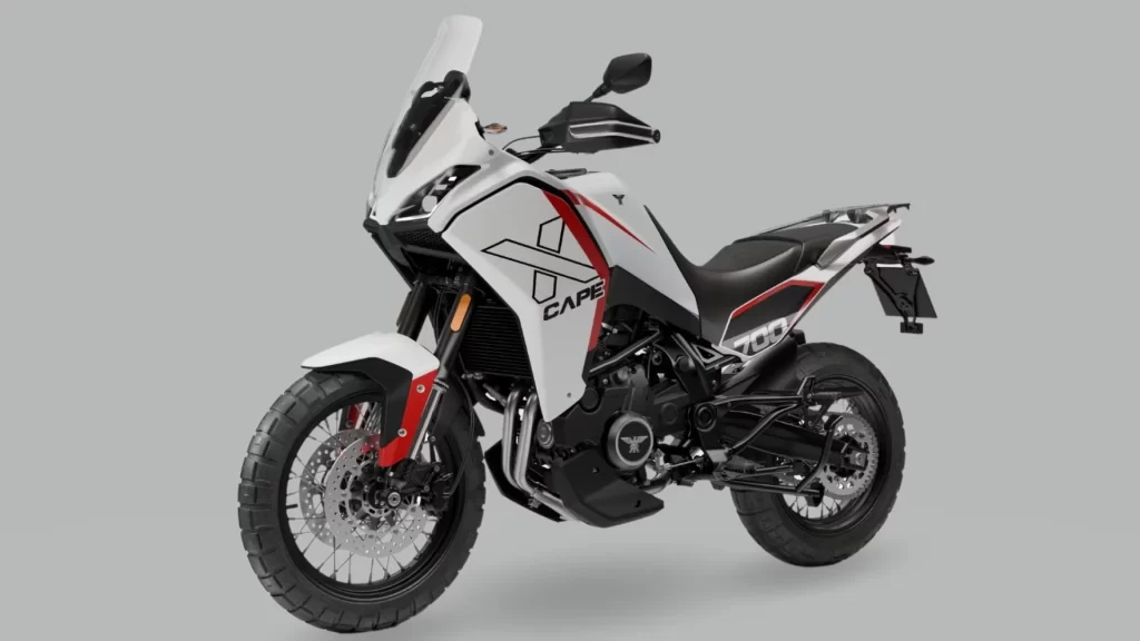 Moto Morini X-Cape 700 2025 com pneu traseiro mais largo e pneu Pirelli Scorpion Rally STR.