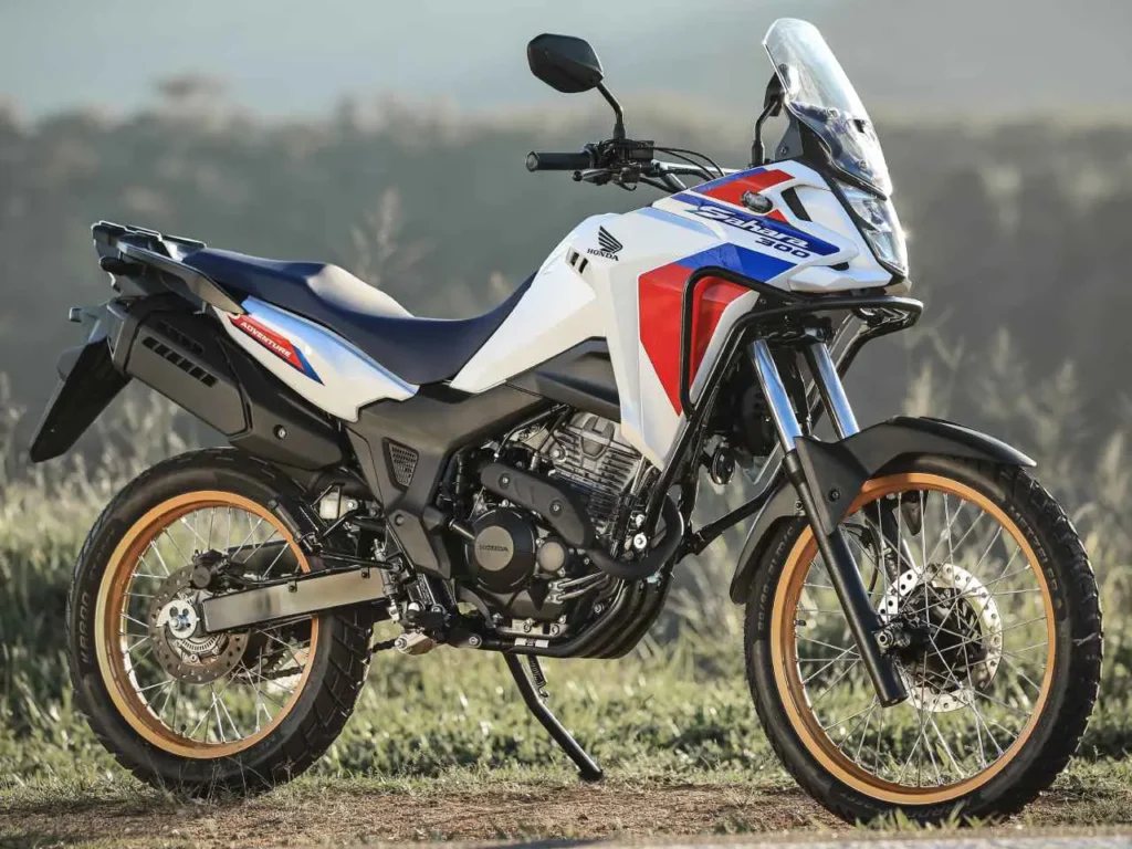 Honda XRE 300 Sahara 2027 branca