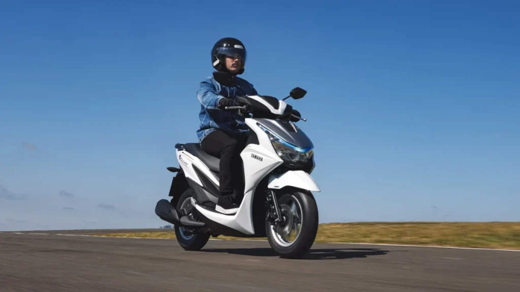 Yamaha Fluo Híbrida cidade