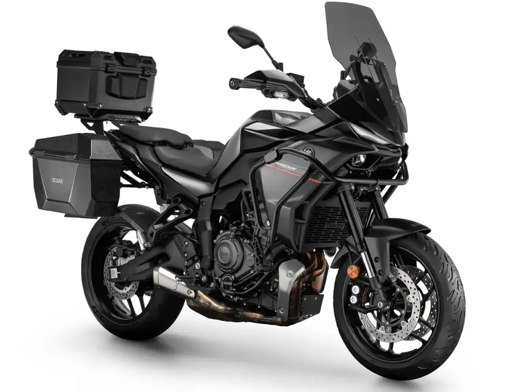 Yamaha Tracer 7 2027 com malas de viagem