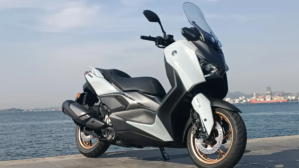 Yamaha-XMax-300