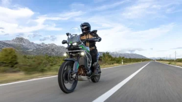 Kawasaki KLE650 2027: O que há de novo na big trail japonesa?